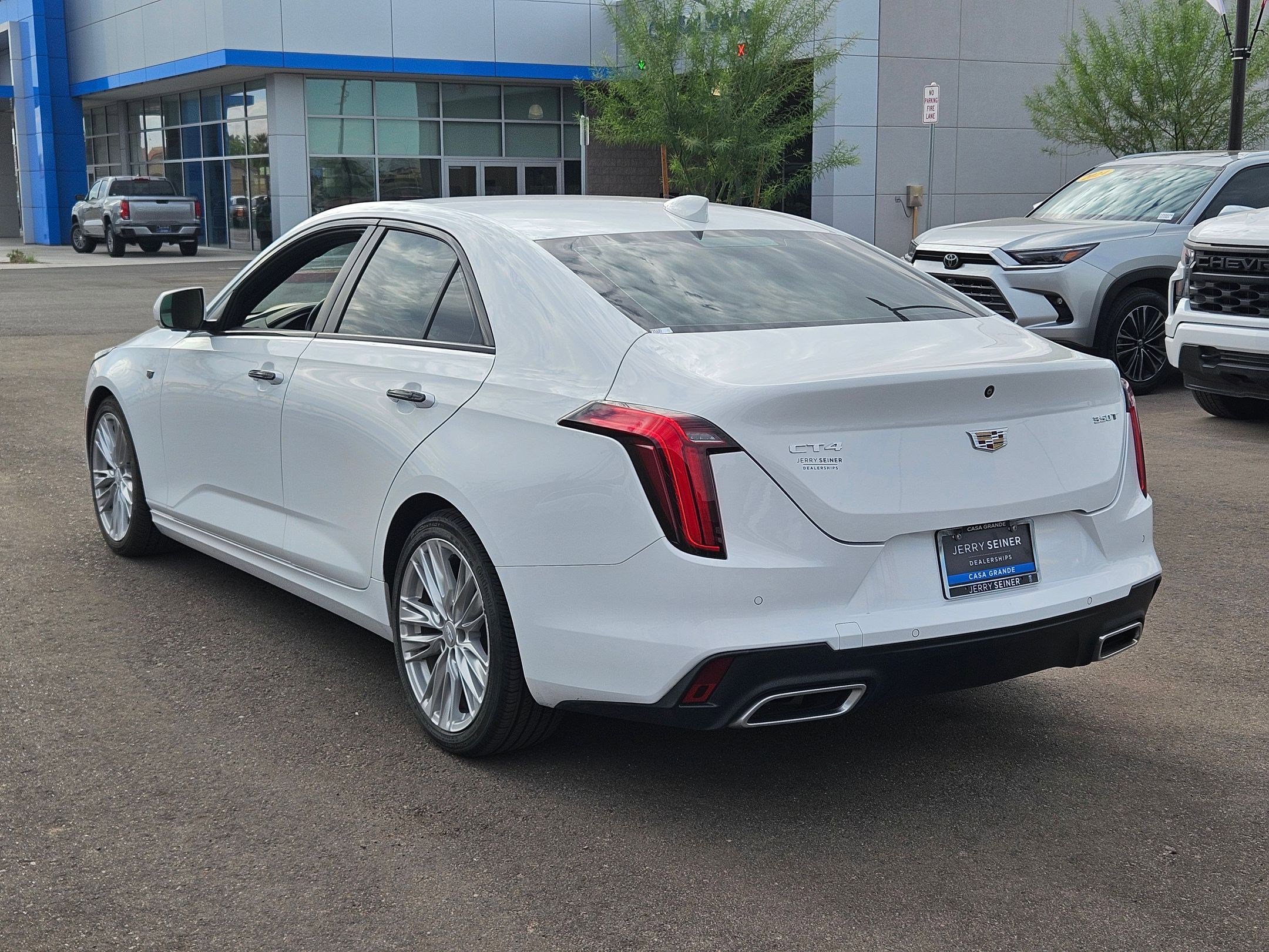 Used 2021 Cadillac CT4 Premium Luxury image 3