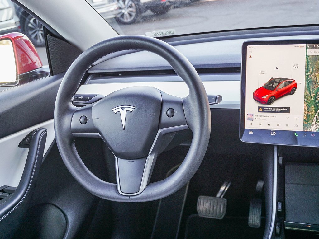 Used 2021 Tesla Model Y Long Range image 16