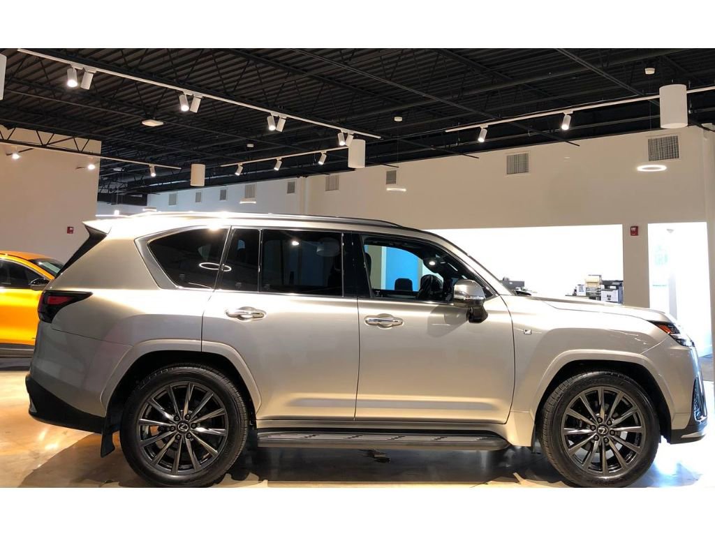 Used 2024 Lexus LX 600 F Sport image 9