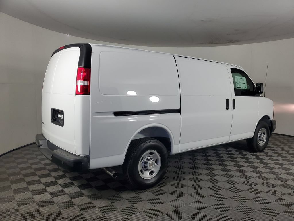 New 2026 Chevrolet Express 2500 w/ Driver Convenience Package RWD image 4