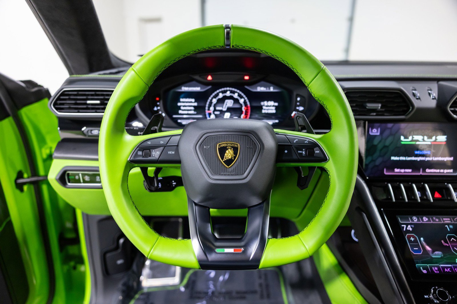 Used 2022 Lamborghini Urus image 40