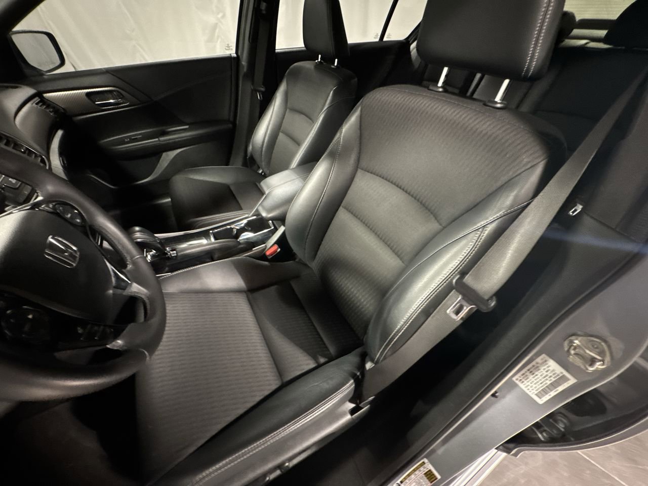 Used 2017 Honda Accord Sport image 18