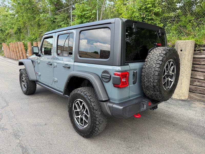 Used 2025 Jeep Wrangler Unlimited Rubicon AWD/4WD image 7