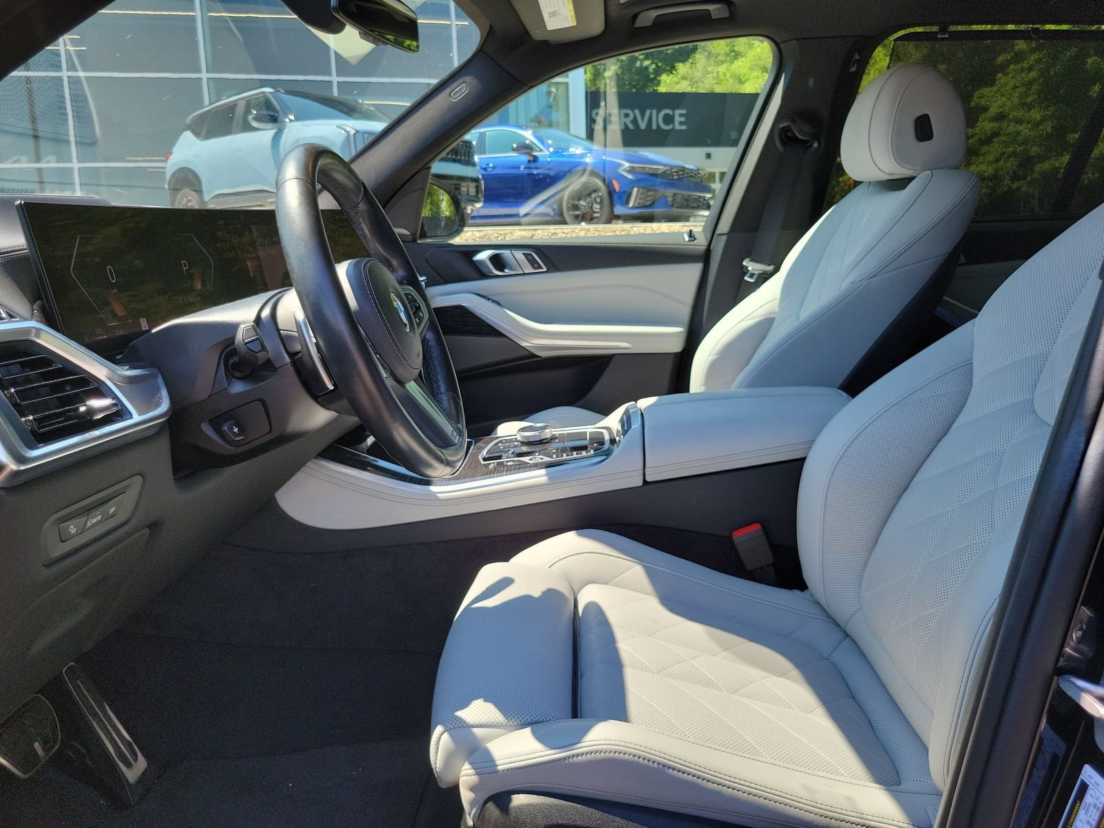 Used 2024 BMW X5 xDrive40i w/ Executive Package AWD/4WD image 9