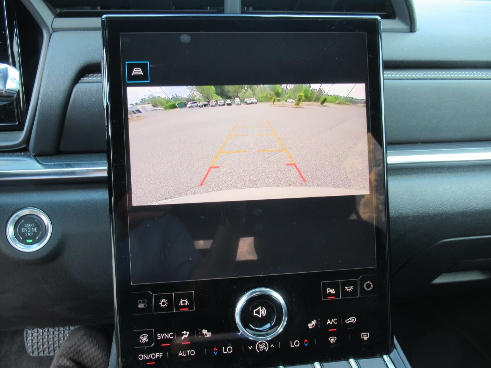 Used 2025 GMC Terrain Elevation w/ Elevation Premium Package AWD/4WD image 28