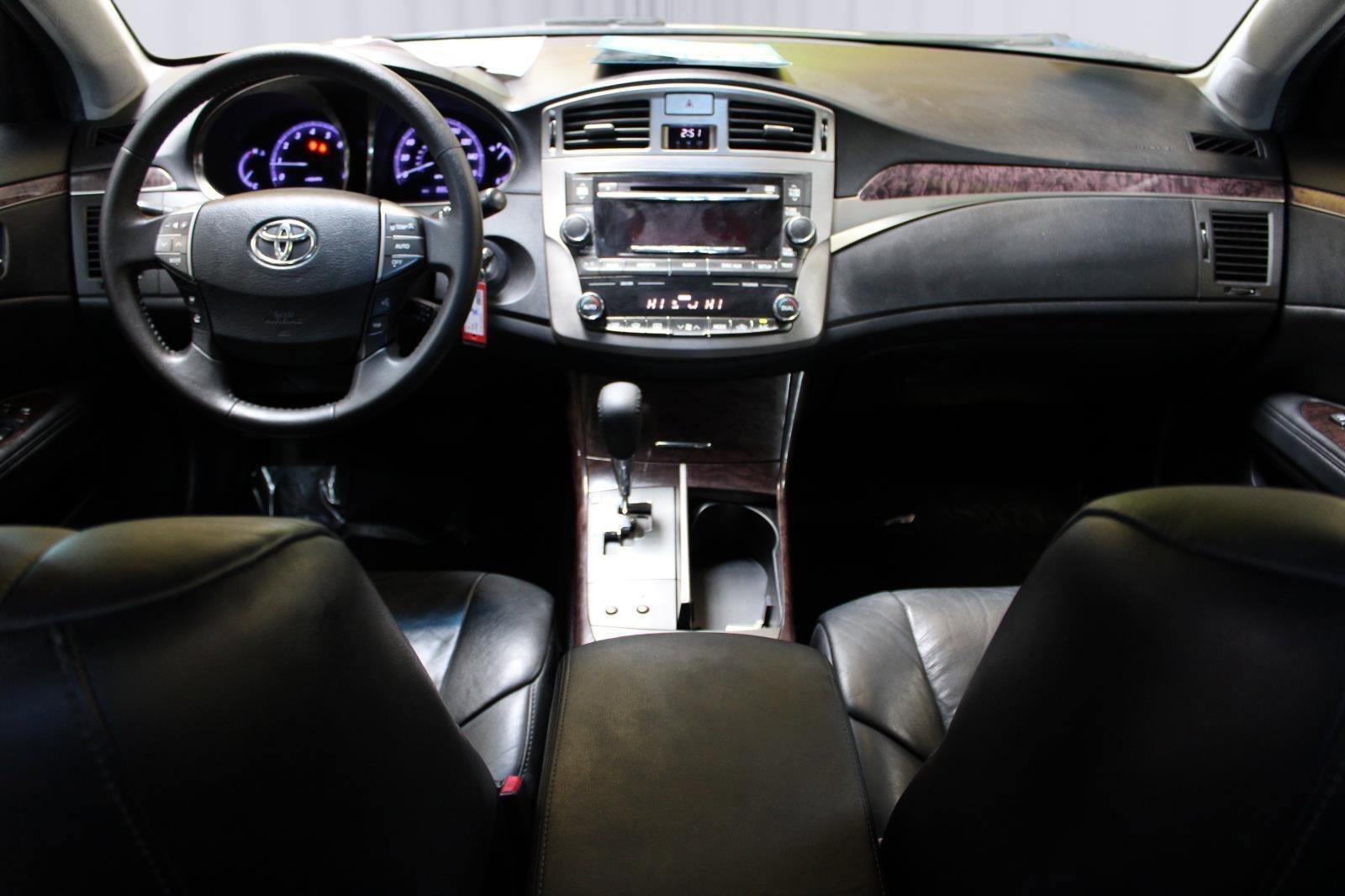 Used 2011 Toyota Avalon FWD image 2