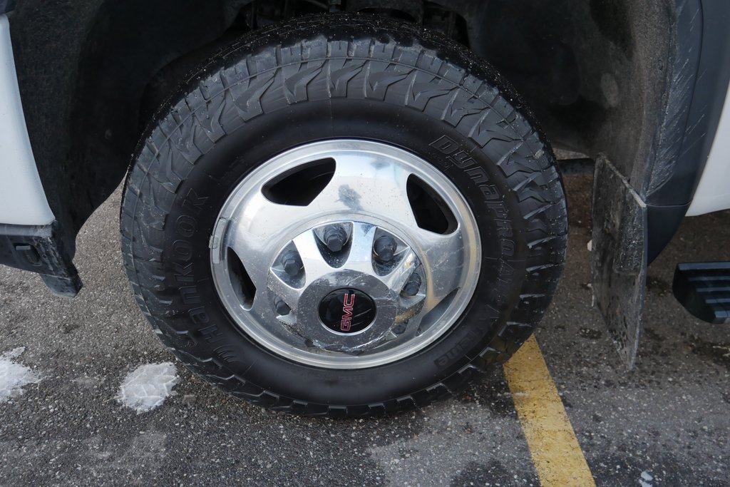 Used 2023 GMC Sierra 3500 Denali w/ Denali Ultimate Package image 34