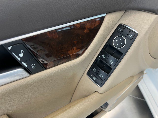 Used 2013 Mercedes-Benz C 300 4MATIC Sedan image 24