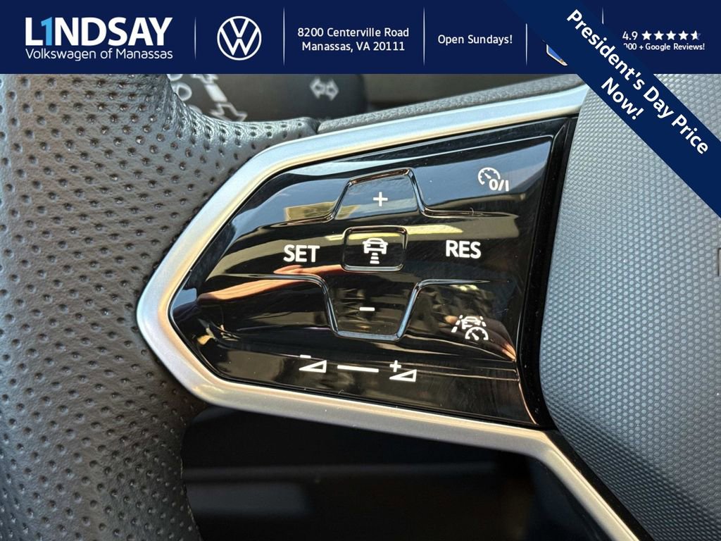 Used 2024 Volkswagen Tiguan SE R-Line image 21