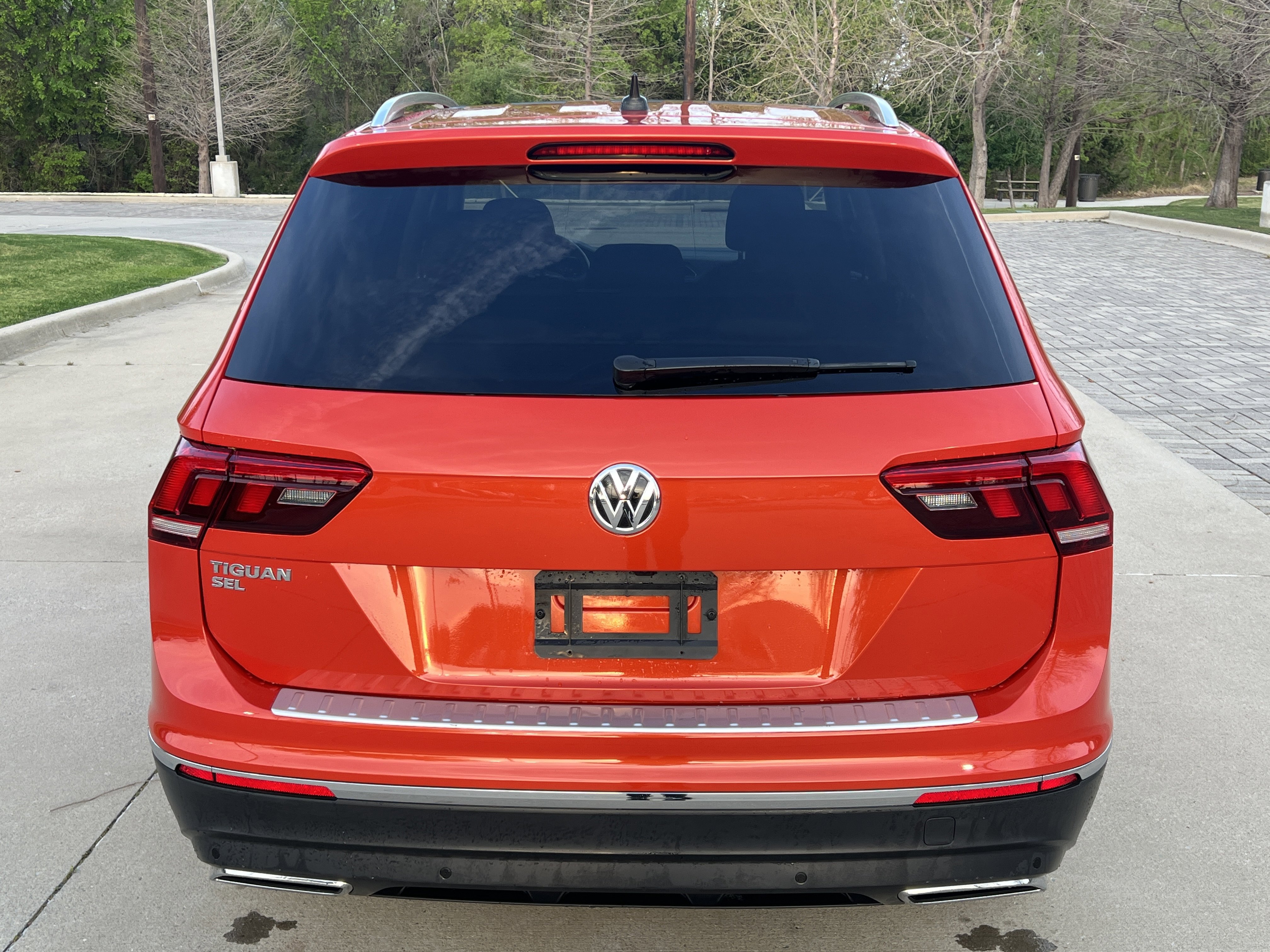 Used 2019 Volkswagen Tiguan SEL image 9