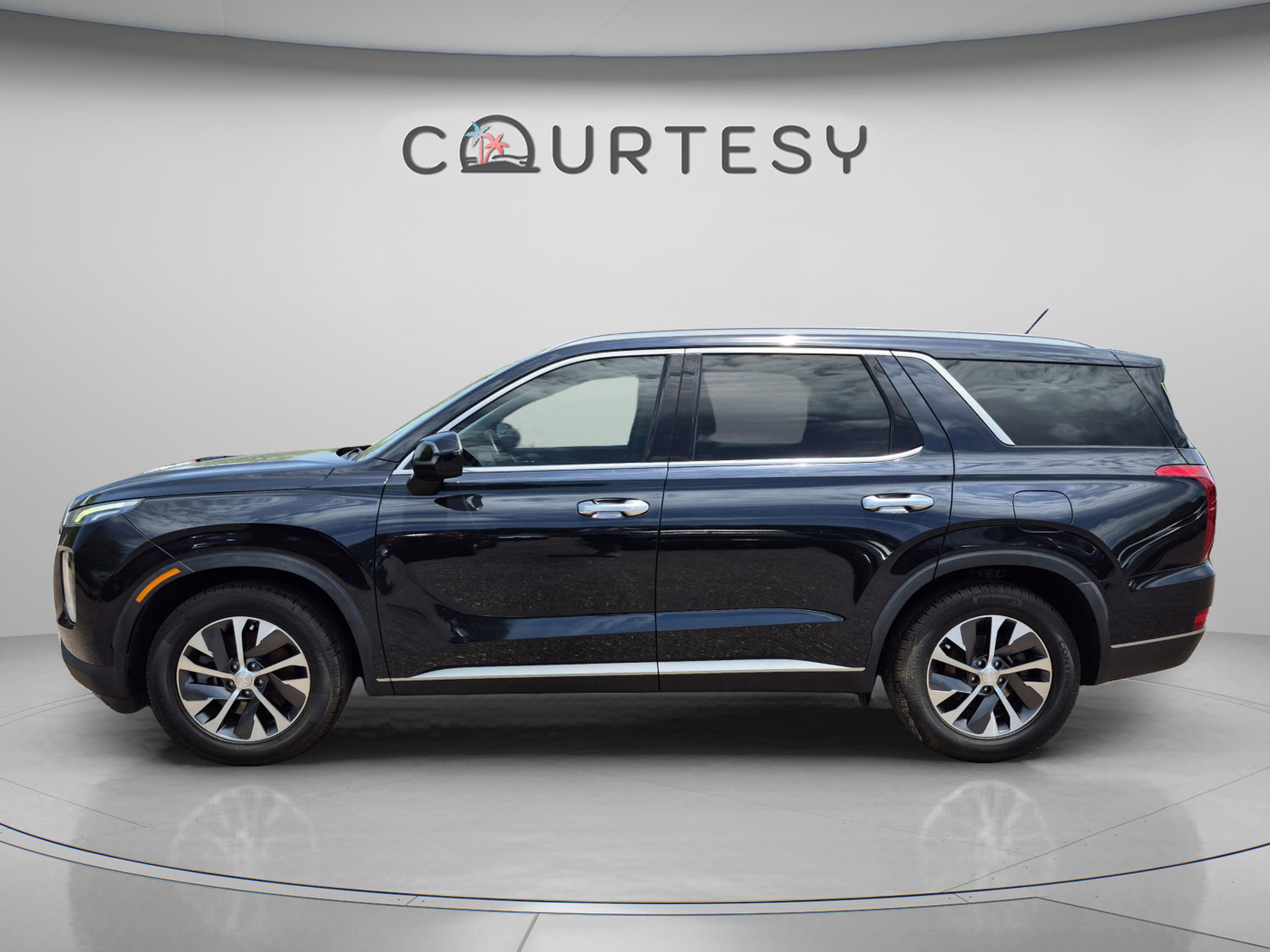 Used 2021 Hyundai Palisade SEL FWD image 2