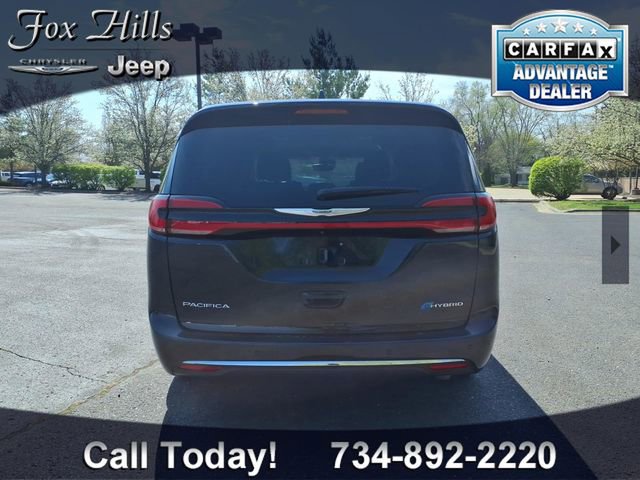 Used 2023 Chrysler Pacifica Touring-L FWD image 7