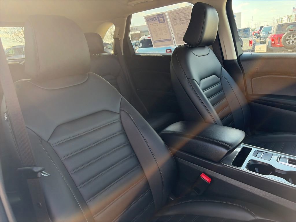 Used 2024 Ford Edge SEL w/ Convenience Package image 12