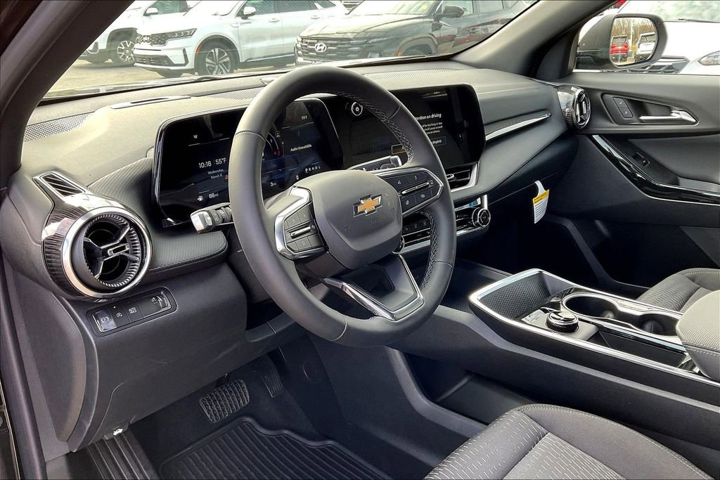 New 2026 Chevrolet Equinox LT w/ Safety and Technology Package image 6