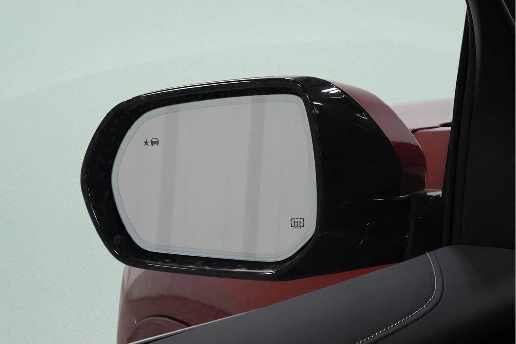 Used 2025 Buick Enclave Avenir w/ Super Cruise Package image 24