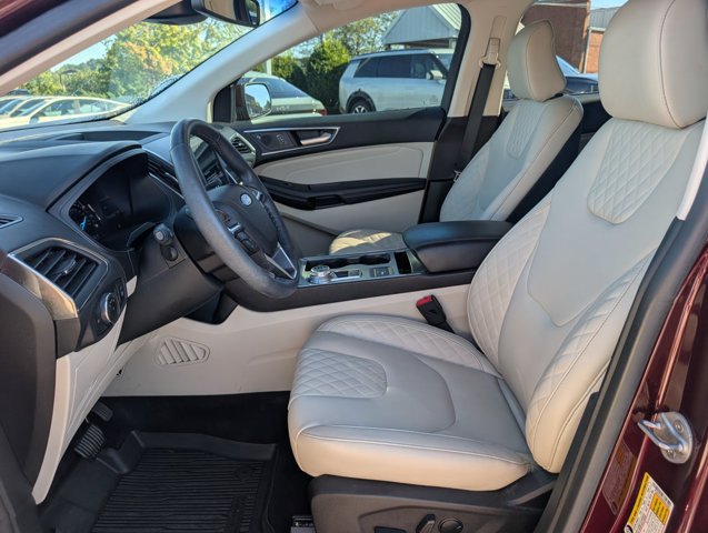 Used 2023 Ford Edge Titanium AWD/4WD image 12