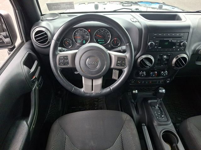 Used 2016 Jeep Wrangler Unlimited Sport image 2