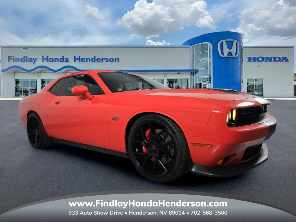 Used 2018 Dodge Challenger SRT RWD image 1