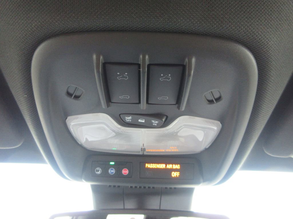 Used 2025 Chevrolet Colorado ZR2 w/ Technology Package image 37