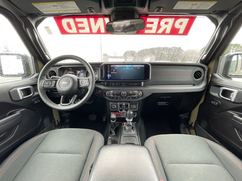 Used 2025 Jeep Wrangler Unlimited Rubicon image 28