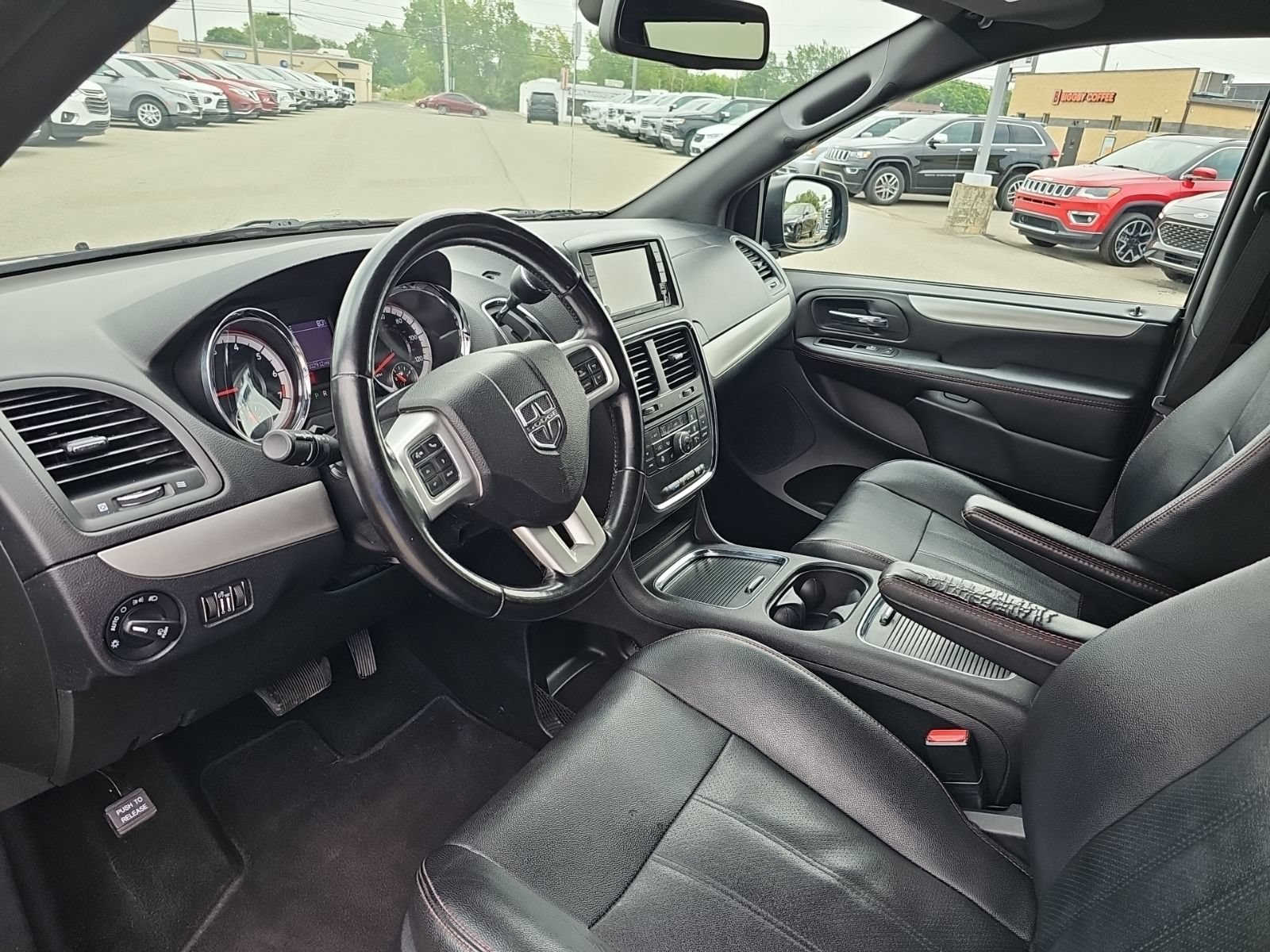 Used 2020 Dodge Grand Caravan GT FWD image 12