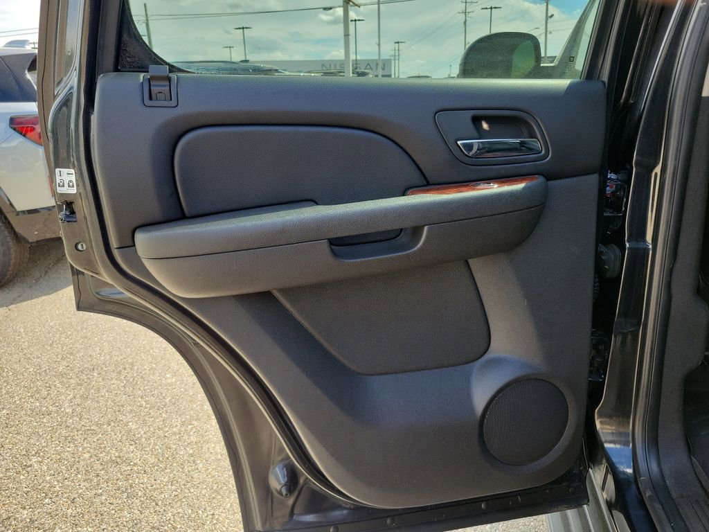 Used 2011 Chevrolet Tahoe LT w/ Luxury Package image 16