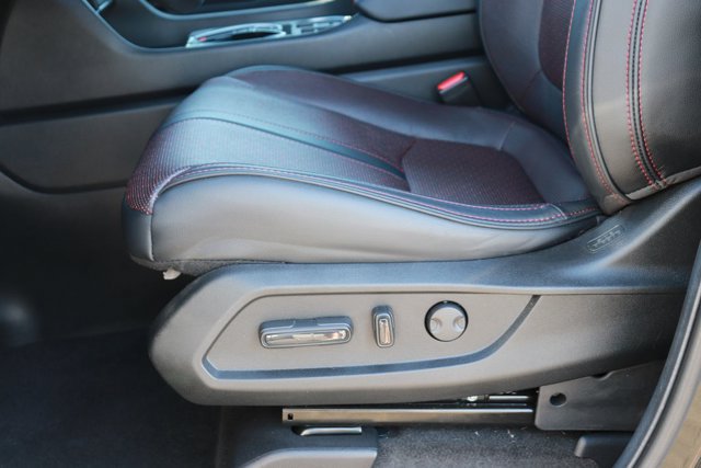 Certified 2025 Honda Pilot Black Edition image 11