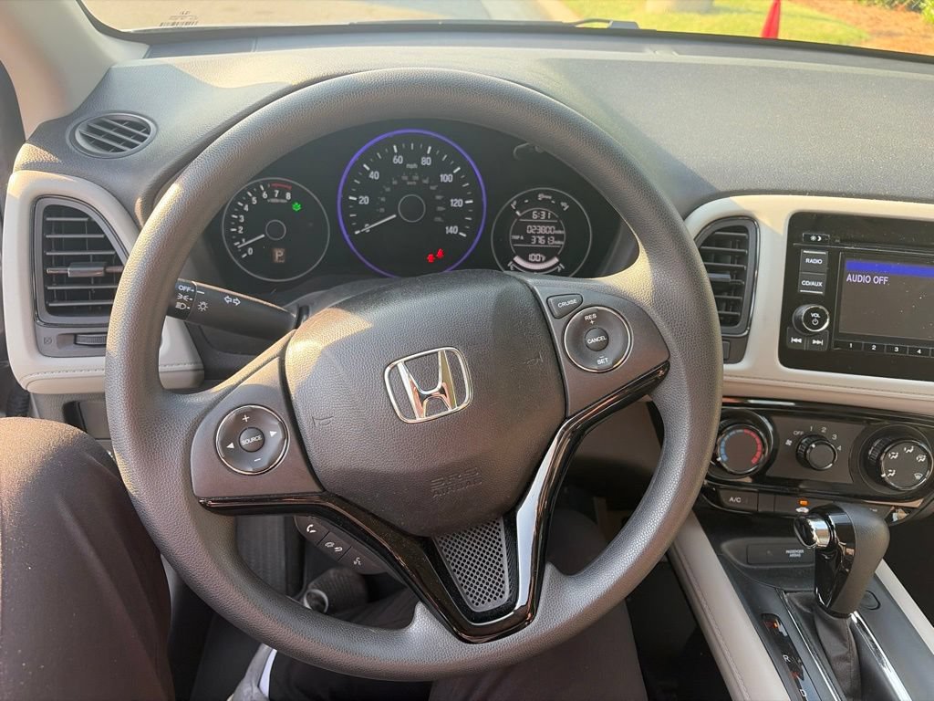 Used 2016 Honda HR-V LX image 11