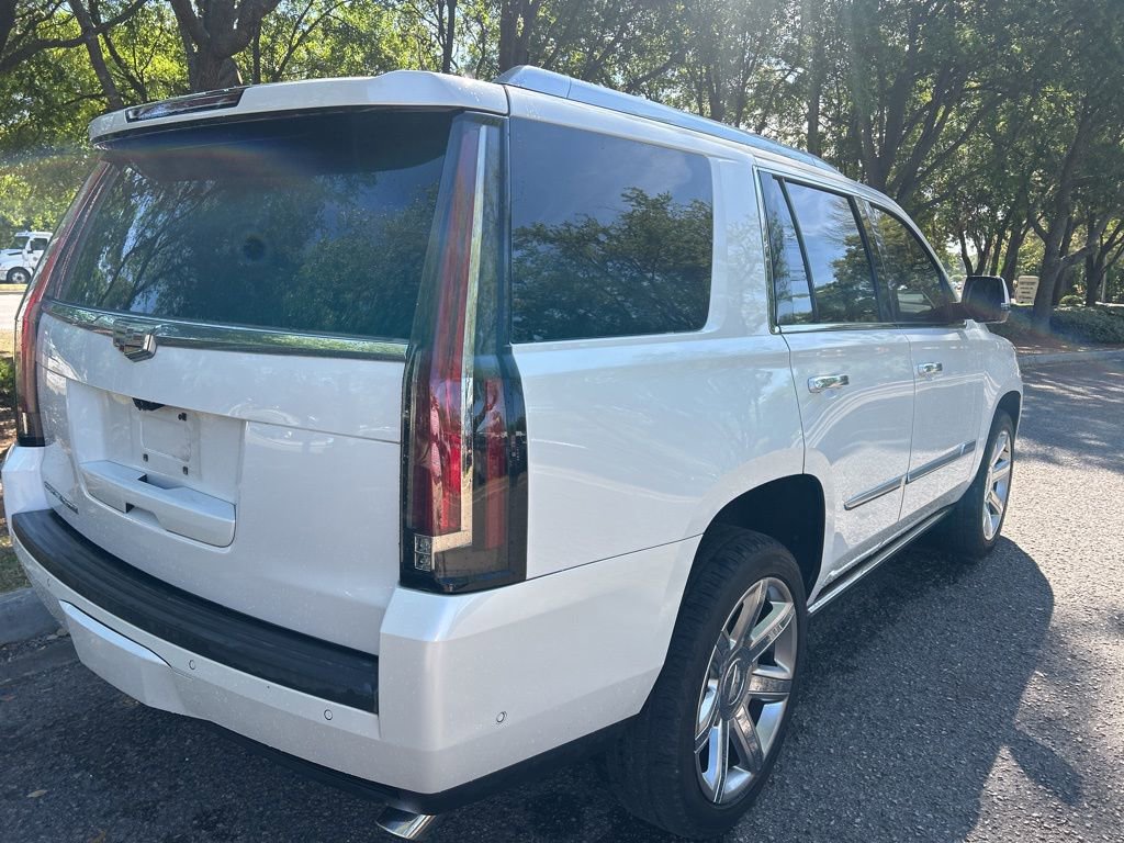 Used 2019 Cadillac Escalade Premium Luxury image 7