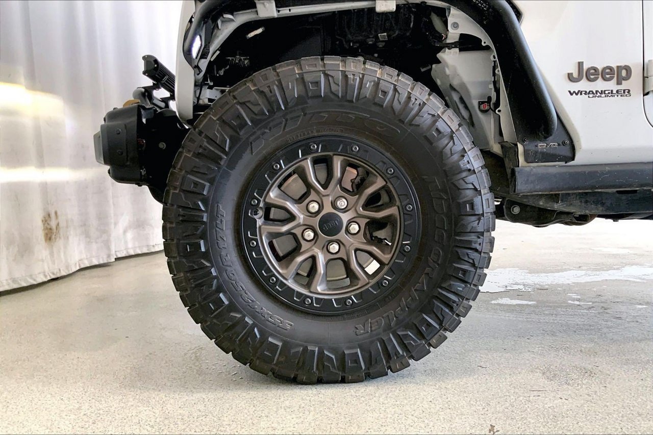 Used 2021 Jeep Wrangler Unlimited Rubicon w/ Trailer Tow Package AWD/4WD image 6