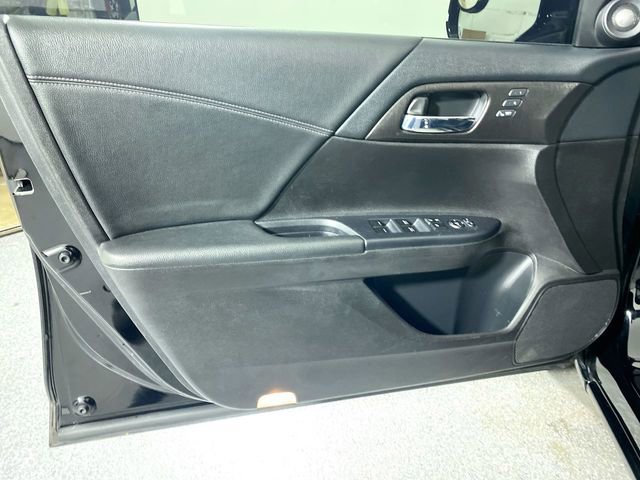 Used 2015 Honda Accord EX-L image 20