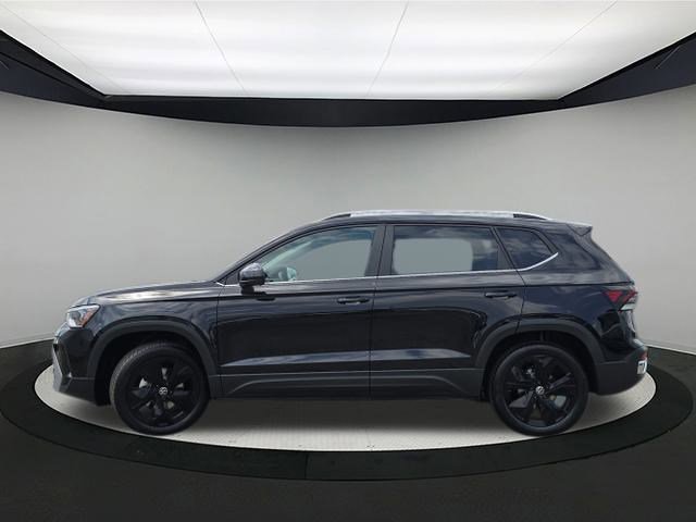 New 2025 Volkswagen Taos SE image 4