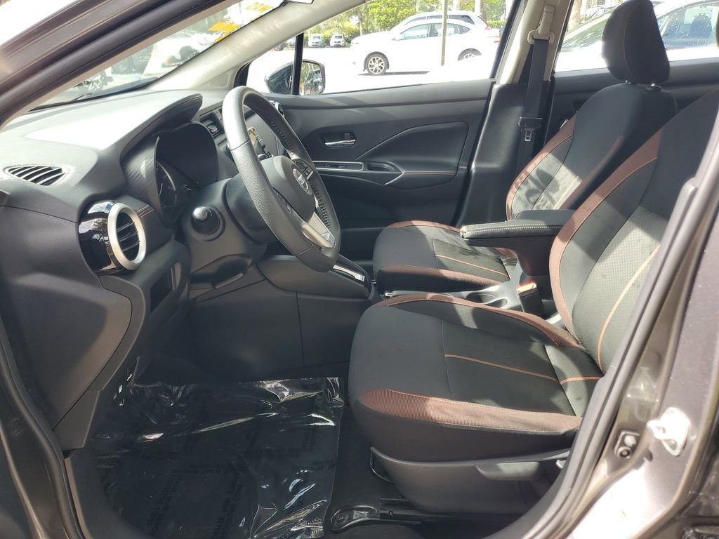 Certified 2022 Nissan Versa SR w/ Convenience Package FWD image 16