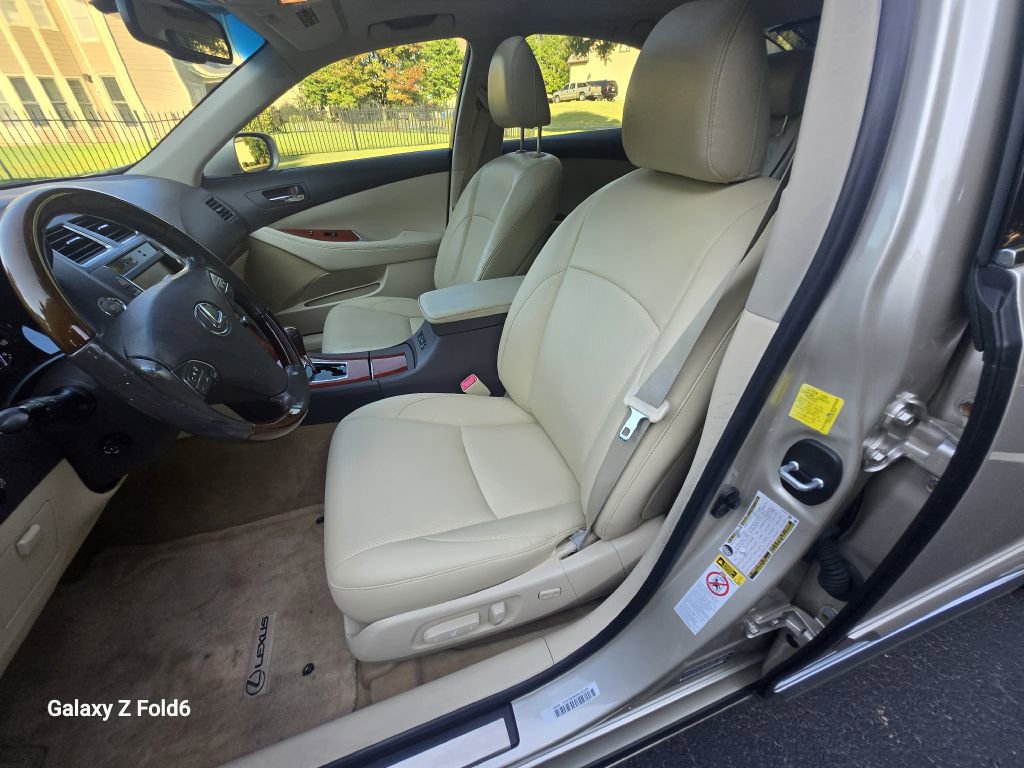 Used 2011 Lexus ES 350 image 9