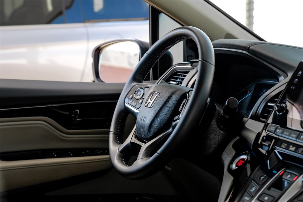 Used 2023 Honda Odyssey Touring image 14