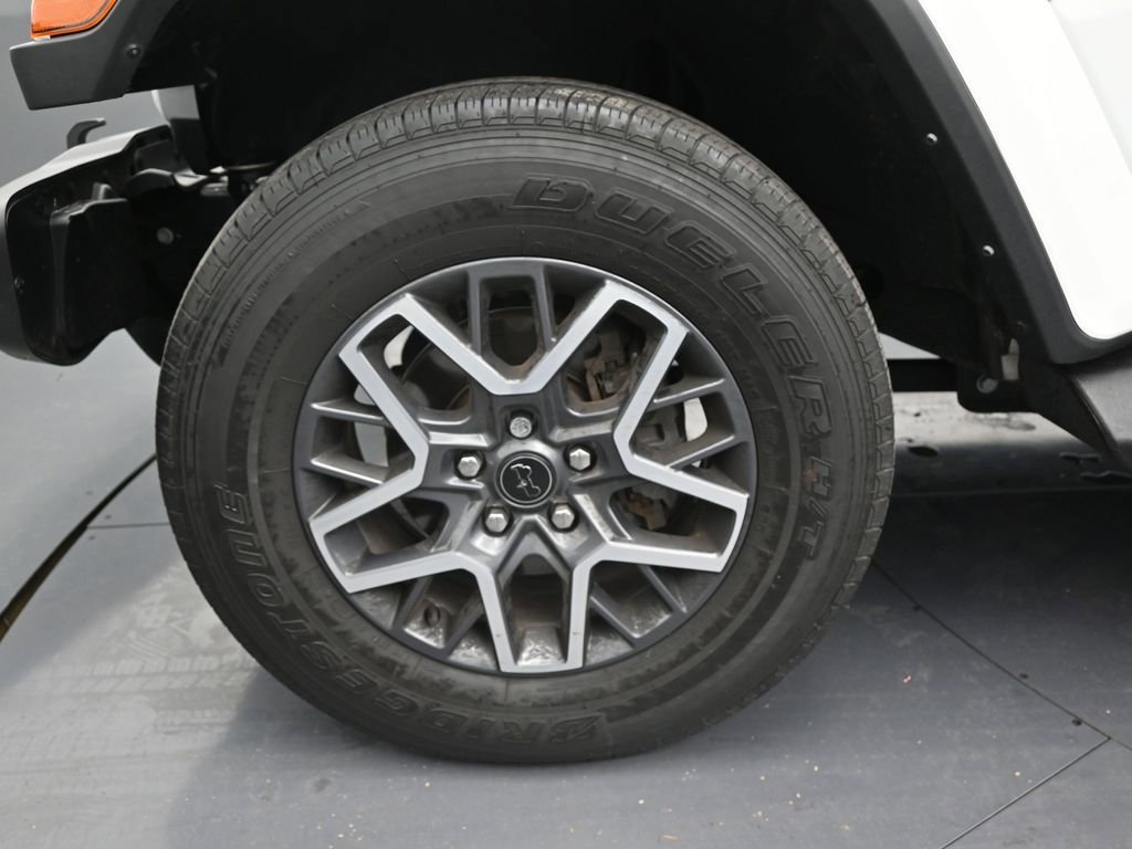 Used 2024 Jeep Wrangler Sahara image 9