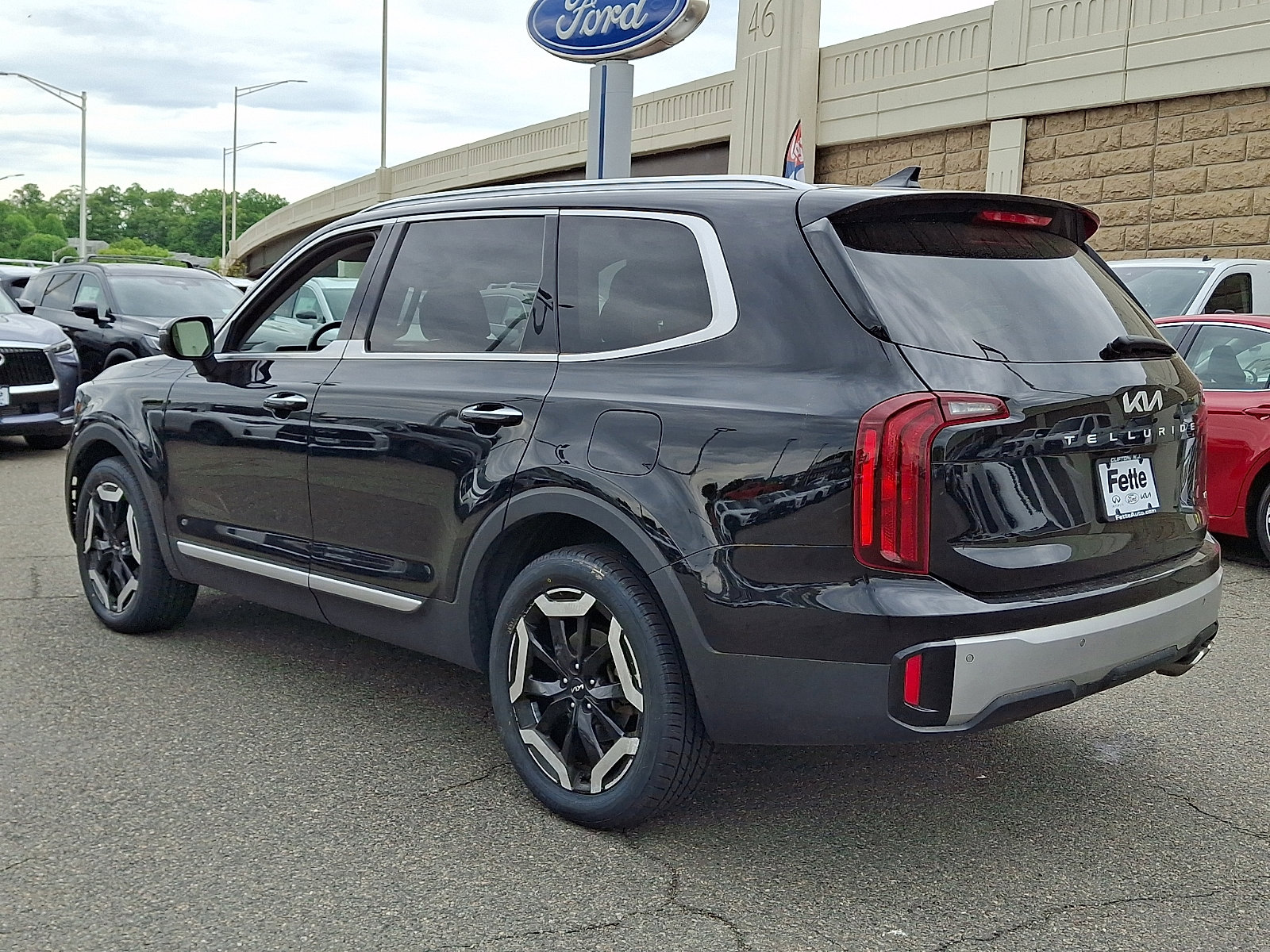 Certified 2023 Kia Telluride S w/ S Sunroof Package AWD/4WD image 6