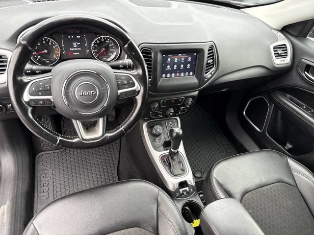 Used 2020 Jeep Compass Latitude w/ Cold Weather Group AWD/4WD image 19