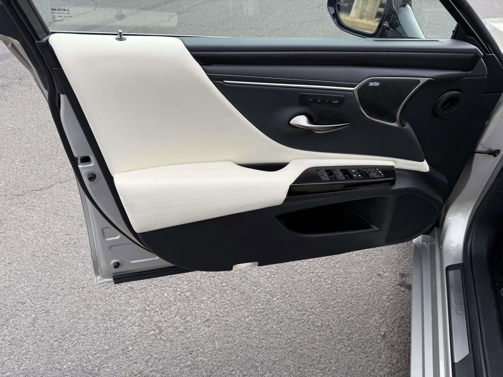 Used 2022 Lexus ES 350 Ultra Luxury image 12