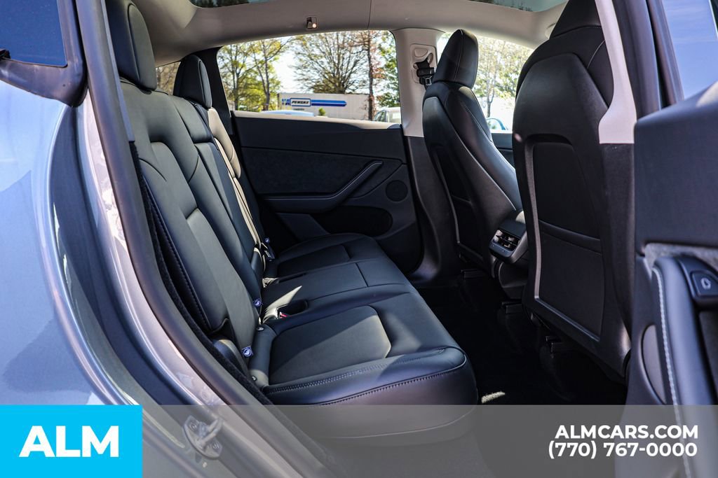 Used 2025 Tesla Model Y Long Range image 22