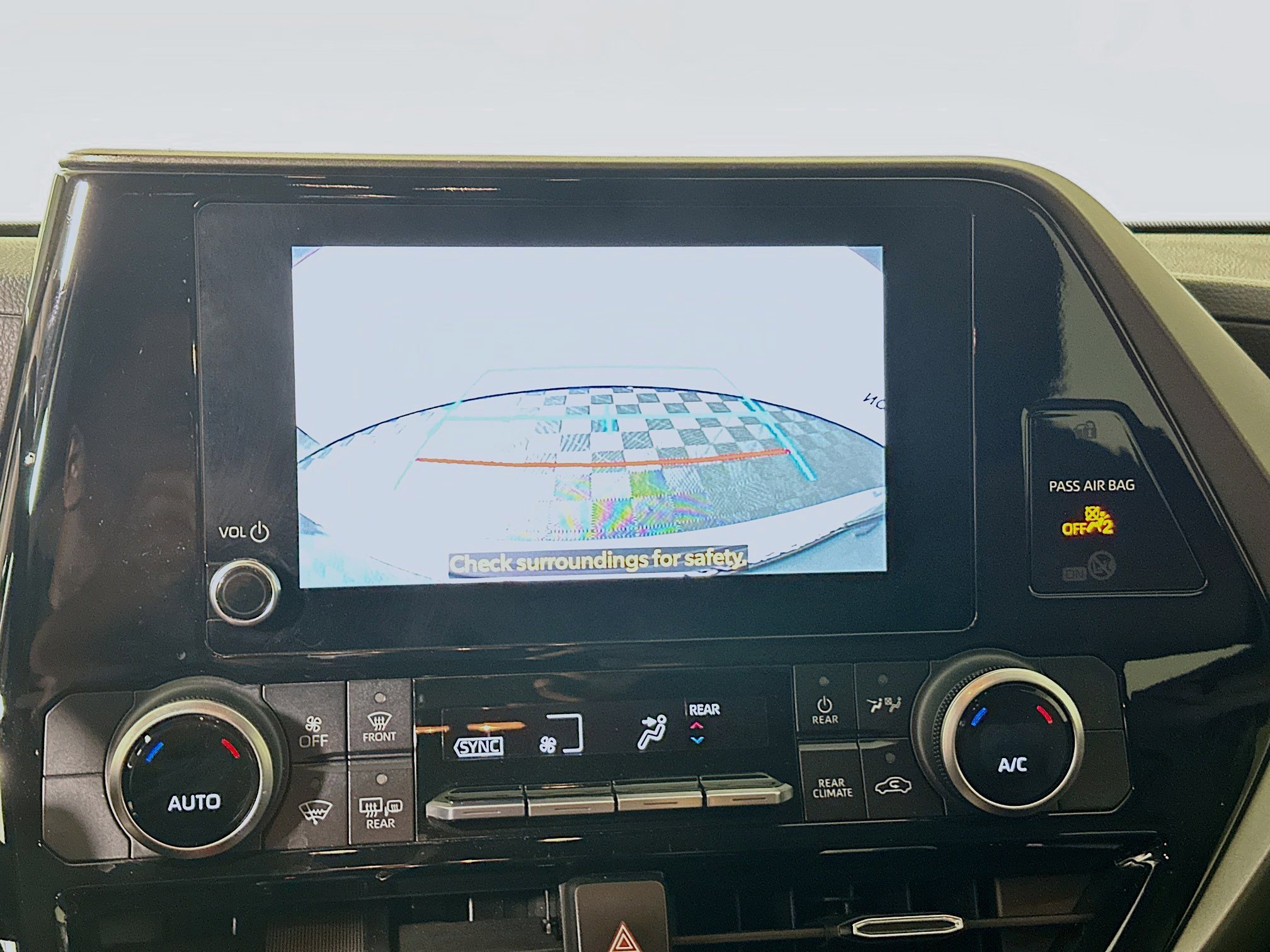 Used 2023 Toyota Highlander L image 25