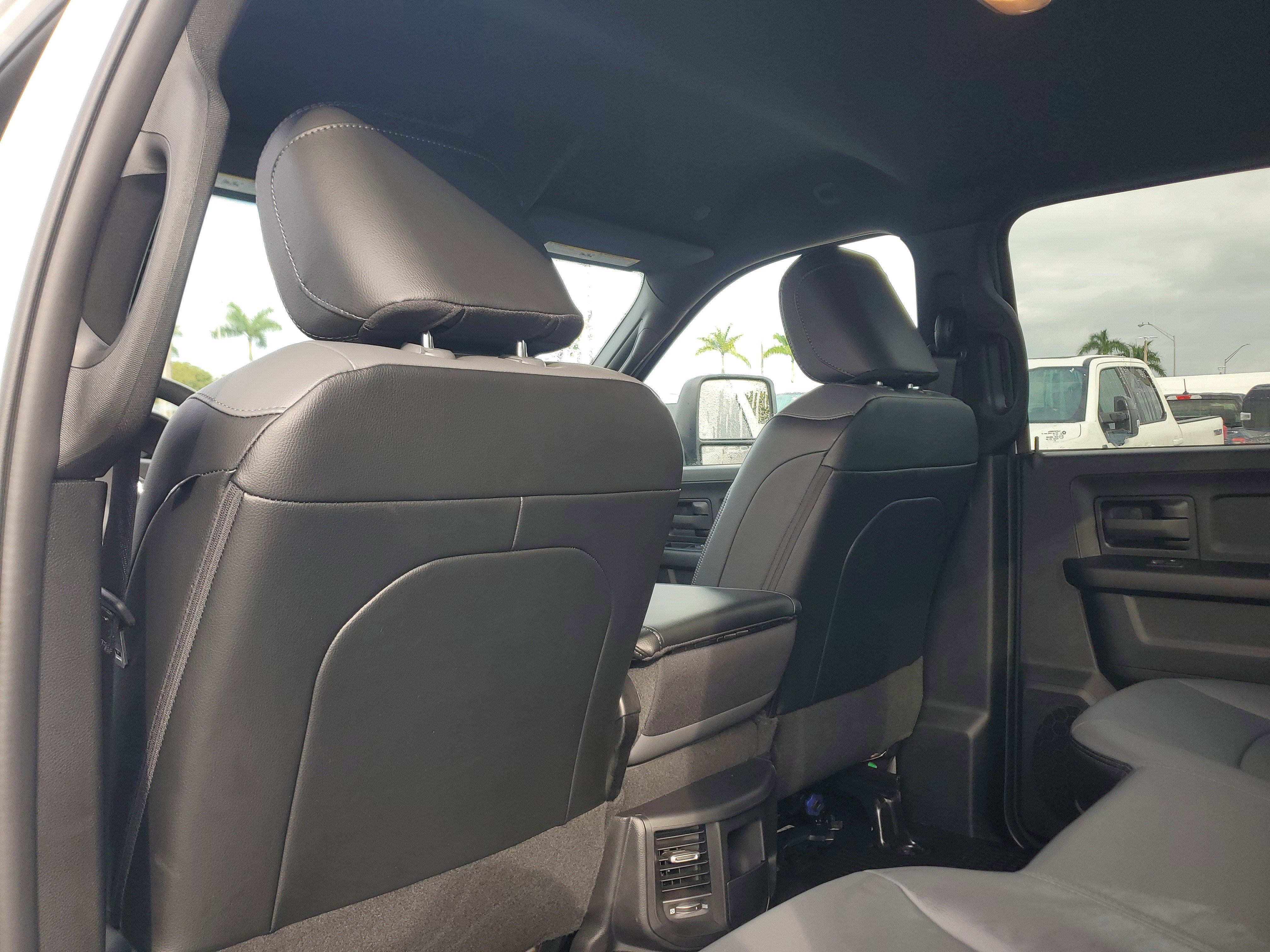 Used 2024 RAM 3500 Tradesman w/ Chrome Appearance Group image 13