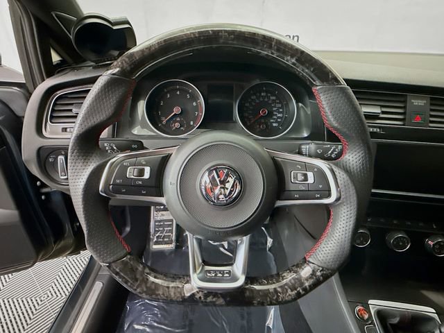Used 2017 Volkswagen GTI SE image 11