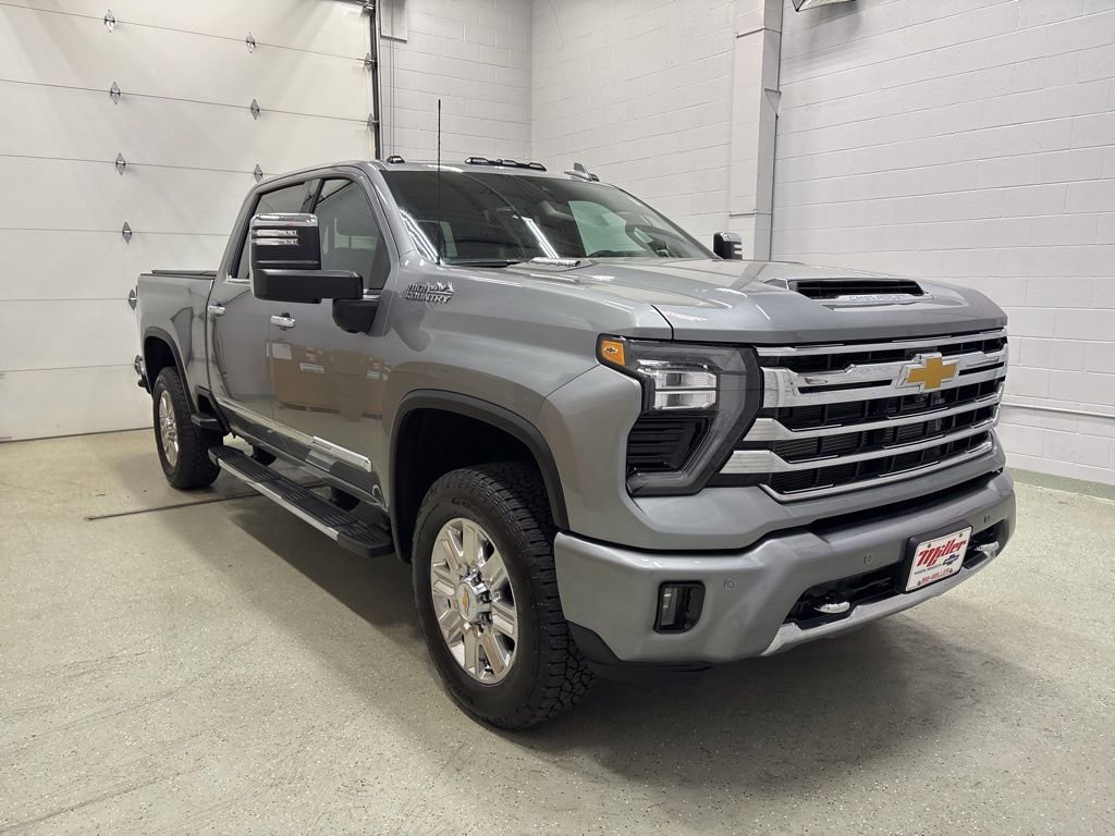 Used 2024 Chevrolet Silverado 3500 High Country w/ High Country Premium Package AWD/4WD image 2