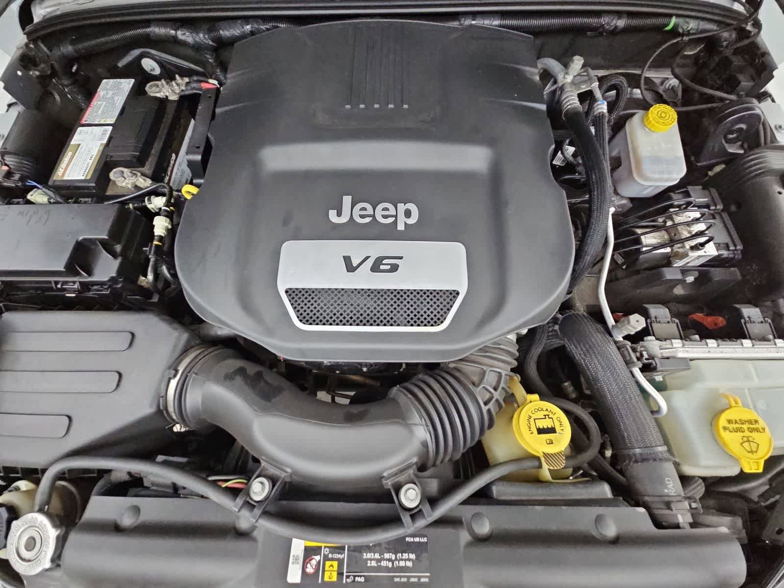 Used 2018 Jeep Wrangler Unlimited Sahara AWD/4WD image 14