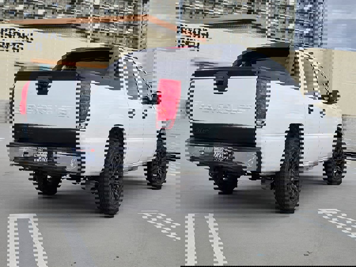 Used 2004 Chevrolet Avalanche Z66 w/ Preferred Equipment Group image 6