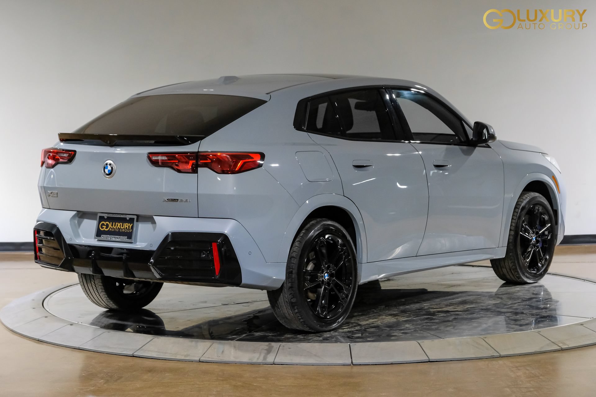 Used 2025 BMW X2 xDrive28i AWD/4WD image 10