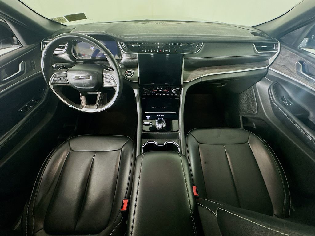 Used 2024 Jeep Grand Cherokee Limited image 10