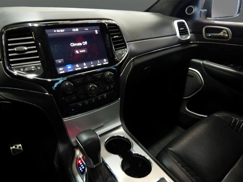 Used 2020 Jeep Grand Cherokee SRT image 25
