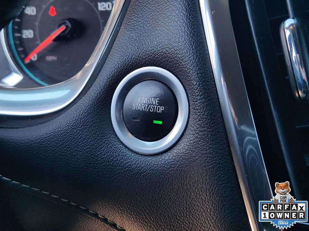 Used 2023 Chevrolet Traverse LT w/ Rear Camera Mirror Package image 25